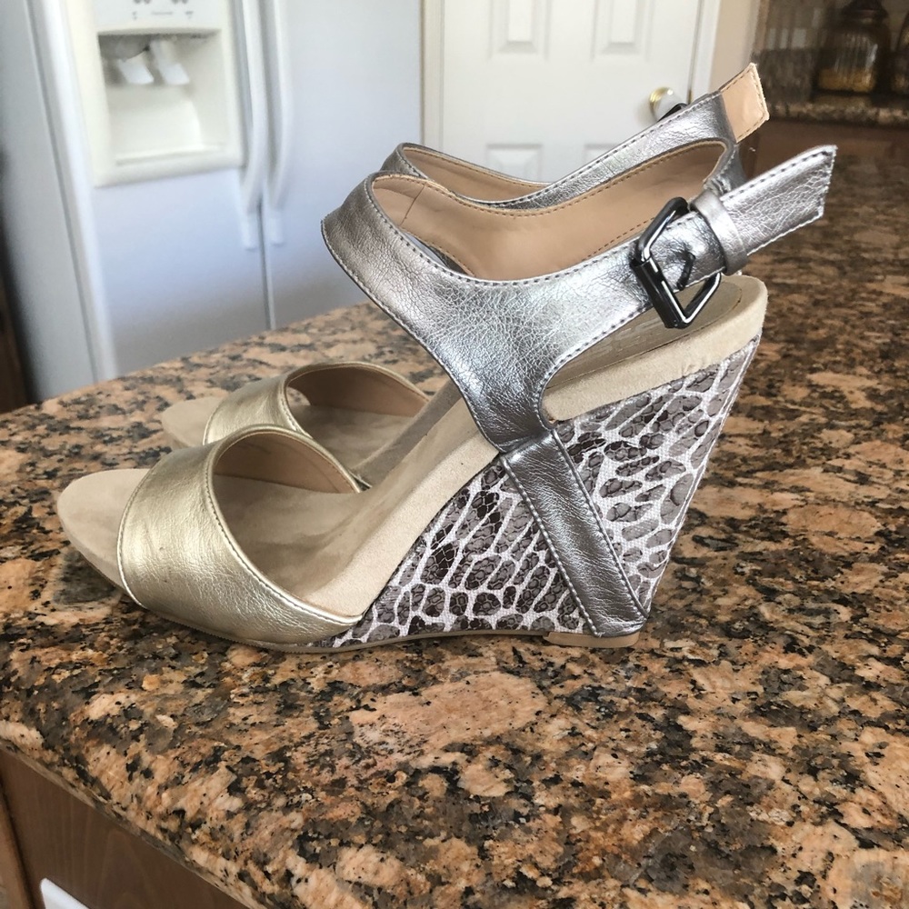 Light gold/silver wedge heels.